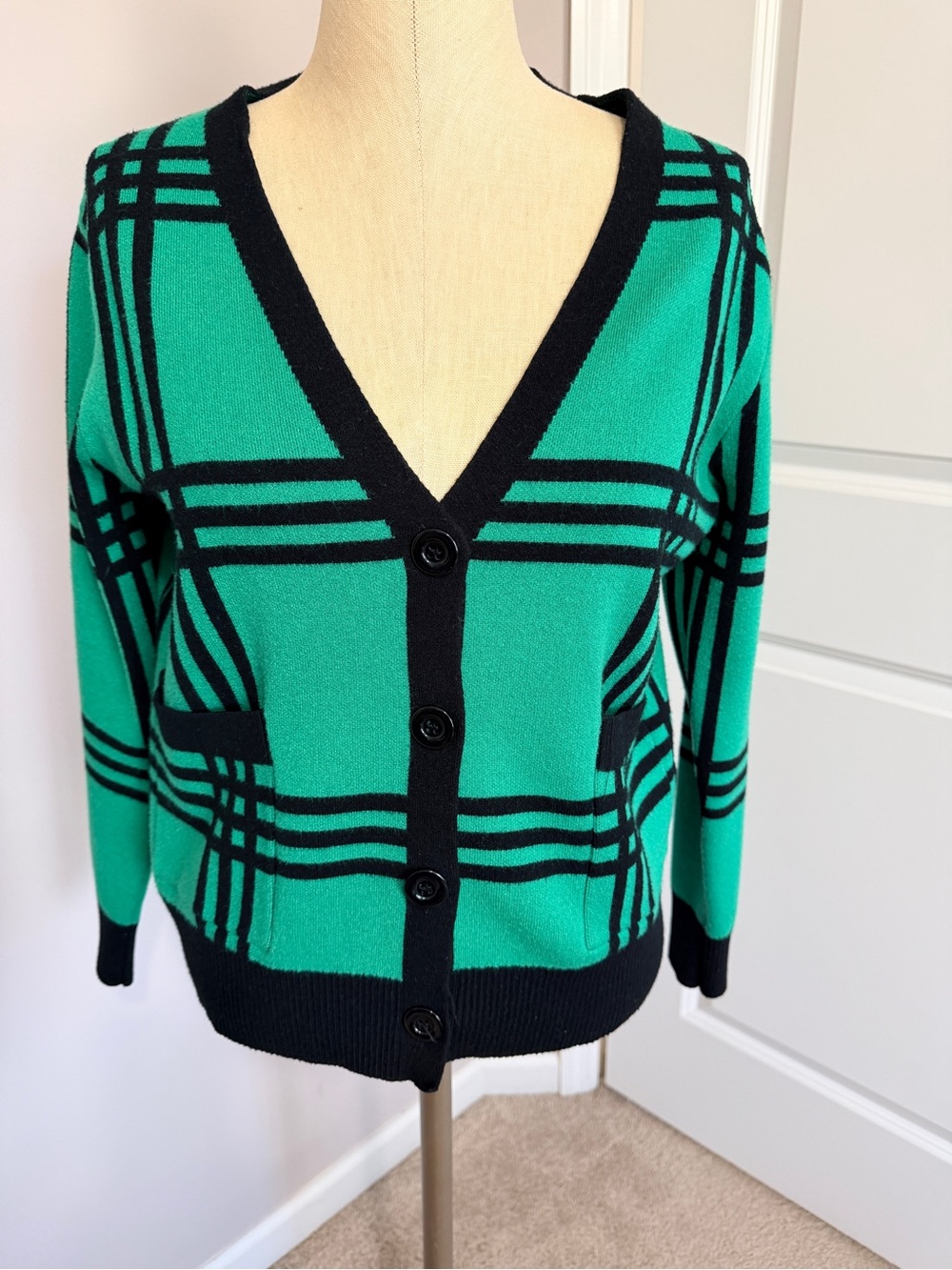 Sioni Green and Black Plaid V-Neck Button Cardigan